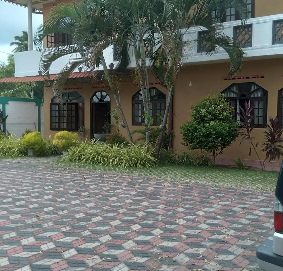 Guest house Ch Rooms - Transit Airport Negombo