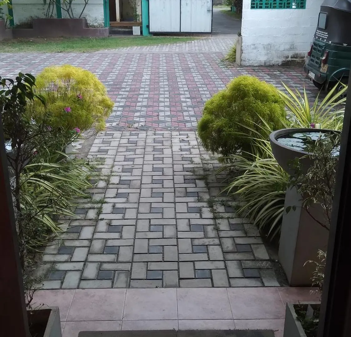 Ch Rooms - Transit Airport Negombo 0*,