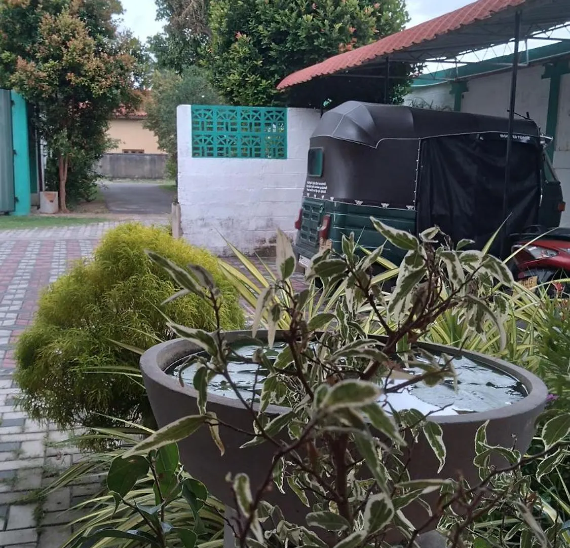 Guest house Ch Rooms - Transit Airport Negombo Sri Lanka