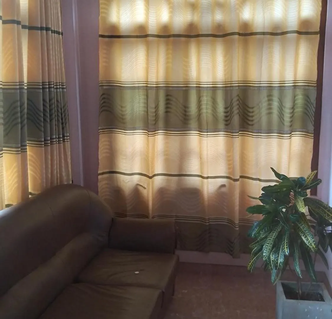 Guest house Ch Rooms - Transit Airport Negombo Sri Lanka